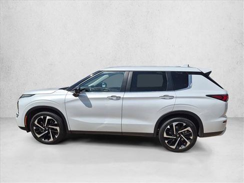 Used 2024 Mitsubishi Outlander SE FWD image 8
