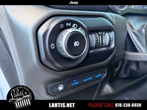 Certified 2022 Jeep Wrangler Unlimited Sahara w/ Cold Weather Group image 34