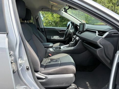 Used 2021 Toyota RAV4 LE FWD image 27