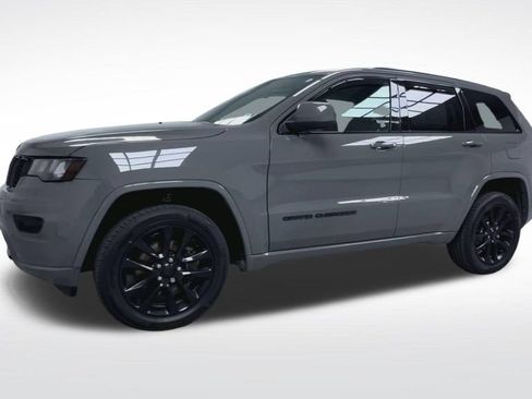 Used 2021 Jeep Grand Cherokee Laredo X AWD/4WD image 19