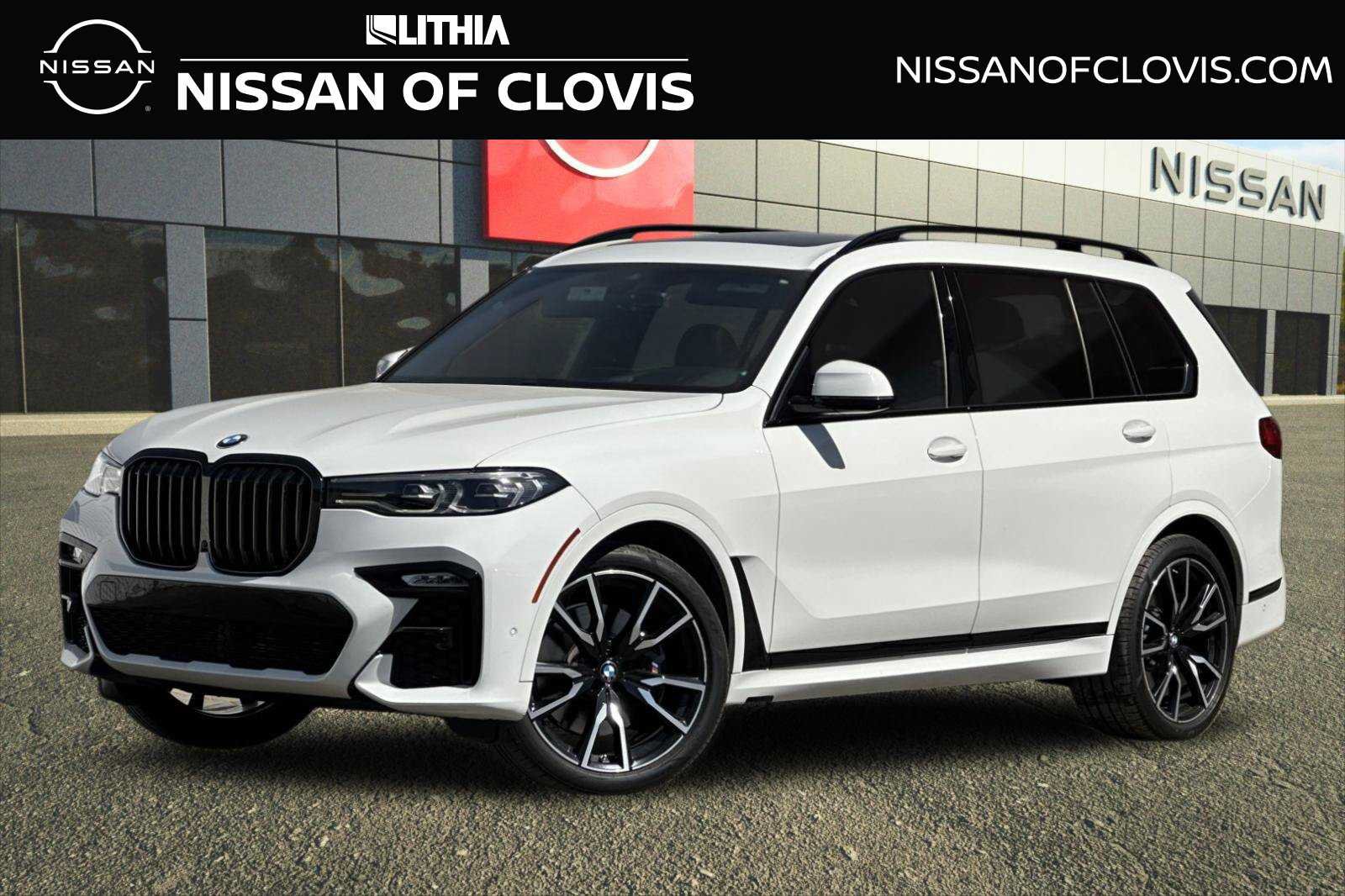 Used 2022 BMW X7 xDrive40i w/ M Sport Package AWD/4WD image 1