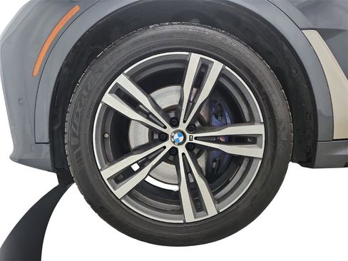 Used 2020 BMW X7 M50i image 50