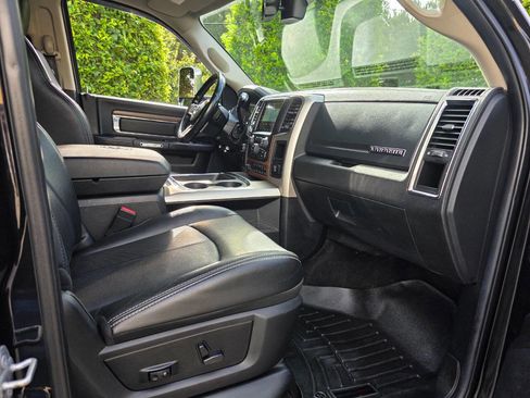 Used 2018 RAM 3500 Laramie image 38