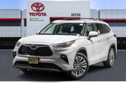 New 2026 Toyota Highlander Platinum
