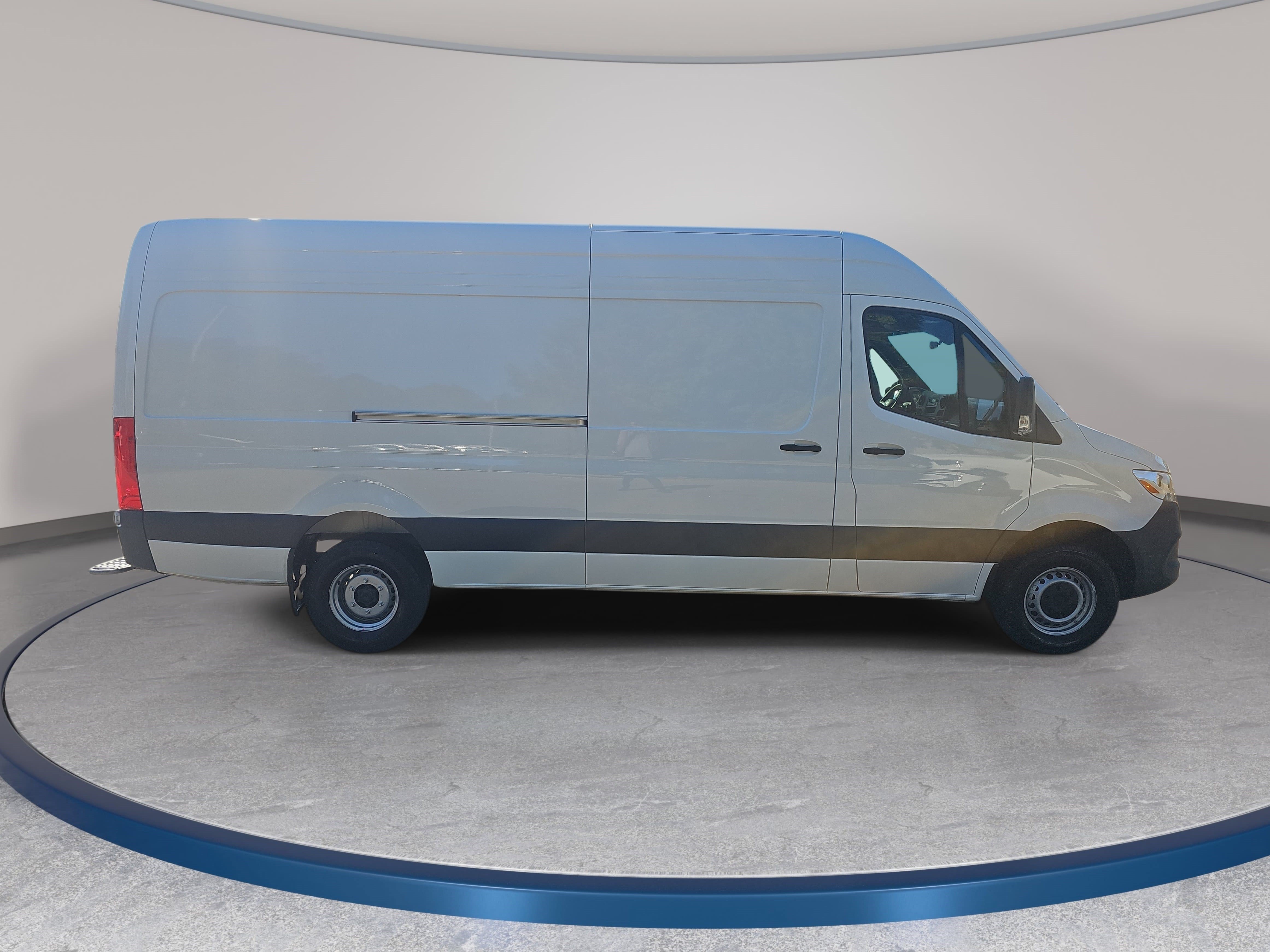 Used 2025 Mercedes-Benz Sprinter 3500 image 4