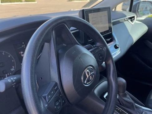 Used 2025 Toyota Corolla LE image 12