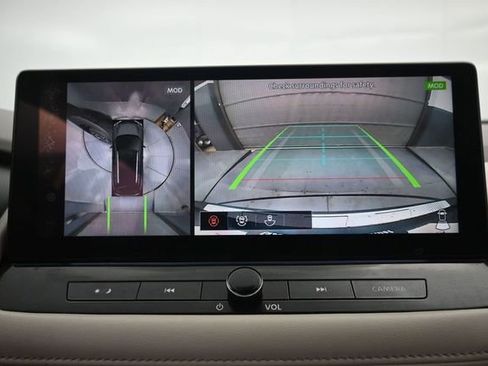 Used 2025 Nissan Rogue SL w/ Tech Package AWD/4WD image 18