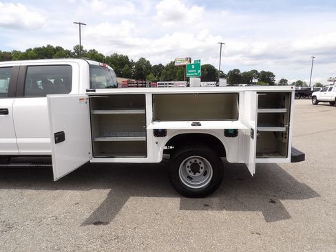 Used 2022 Ford F350 XL w/ Power Equipment Group AWD/4WD image 50