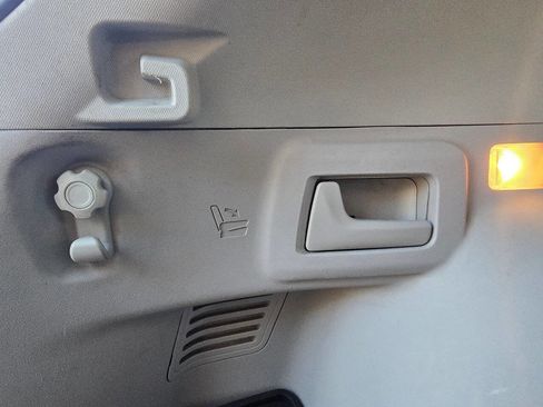 Used 2012 Toyota Venza LE image 47