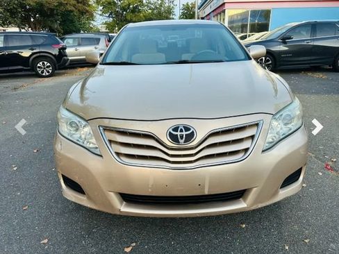 Used 2011 Toyota Camry LE w/ LE Extra-Value Pkg FWD image 2