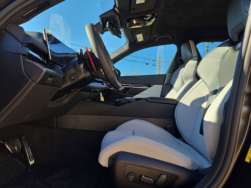 New 2026 BMW M5 w/ Carbon Package image 16