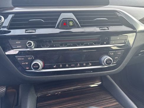 Used 2018 BMW 530i image 11