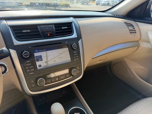 Used 2017 Nissan Altima 2.5 SV w/ Convenience Package image 13