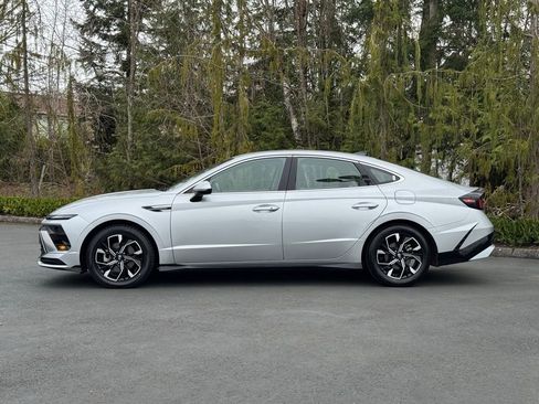 Used 2024 Hyundai Sonata SEL image 3