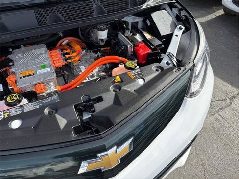 Used 2019 Chevrolet Bolt Premier w/ Infotainment Package FWD image 38