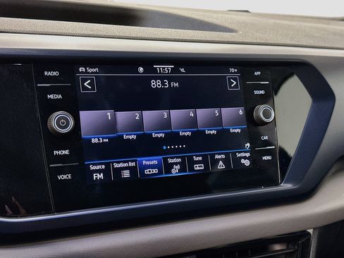 Used 2023 Volkswagen Taos SE w/ Panoramic Sunroof Package AWD/4WD image 21