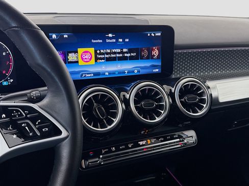 Used 2025 Mercedes-Benz GLB 250 image 18