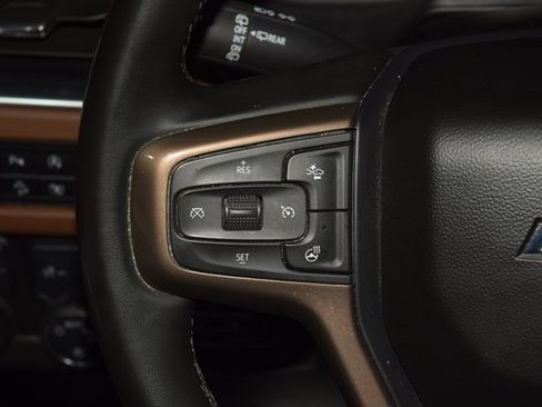 Used 2024 Chevrolet Suburban High Country image 36