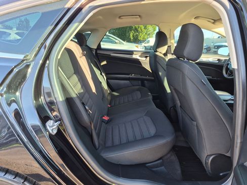 Used 2020 Ford Fusion SE AWD/4WD image 31