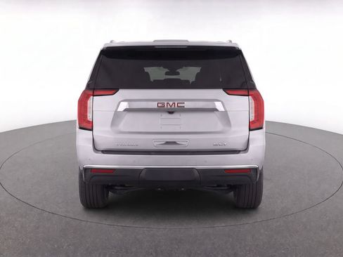 Used 2023 GMC Yukon XL SLT w/ SLT Premium Package AWD/4WD image 4