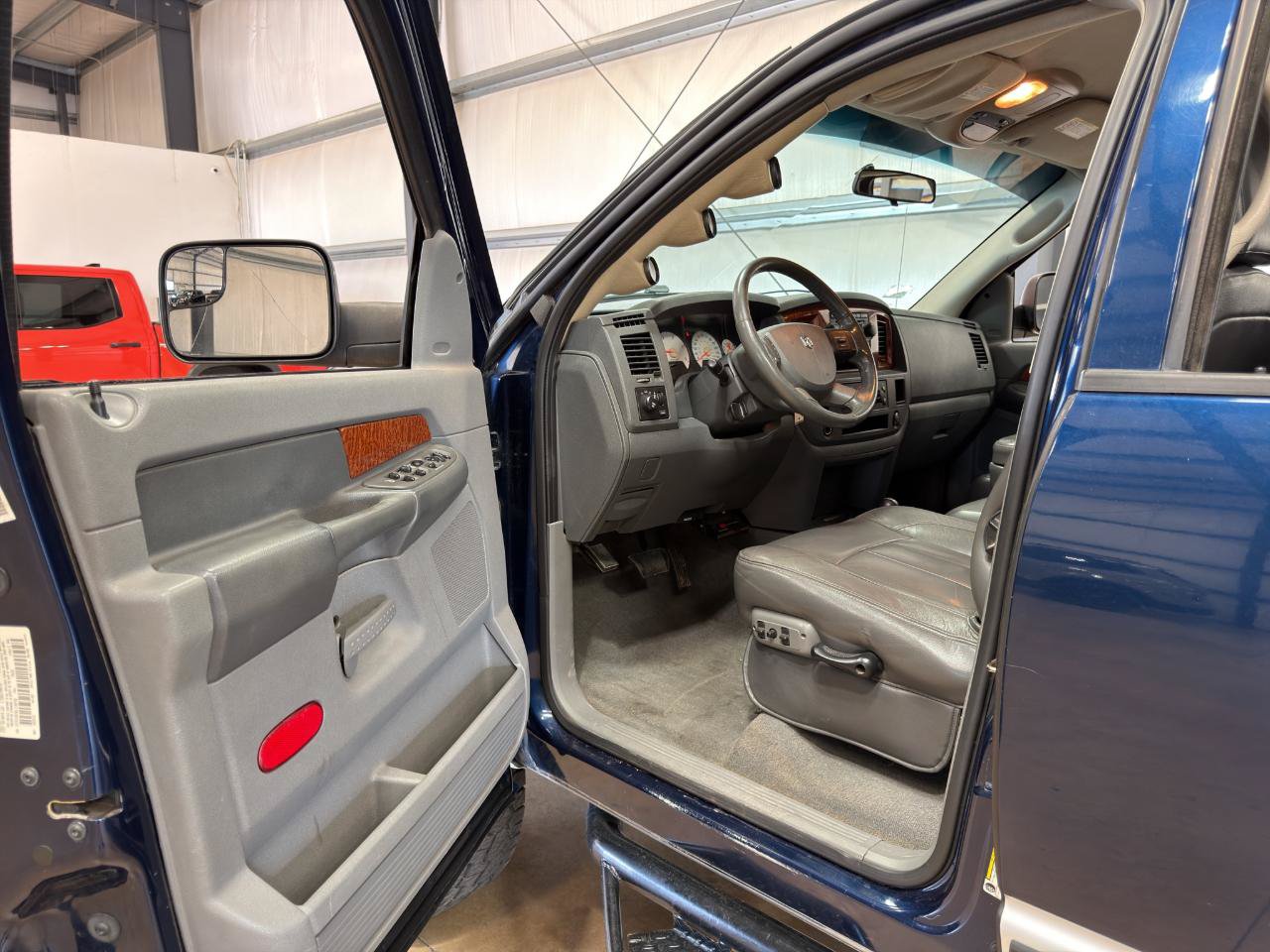 Used 2006 Dodge Ram 2500 Truck SLT AWD/4WD image 12