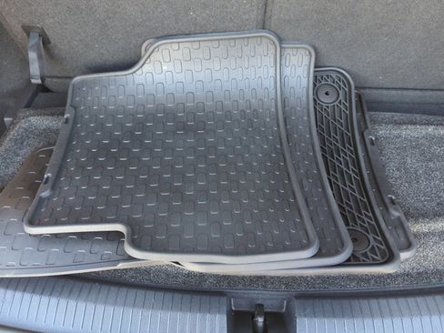 Used 2019 Volkswagen Tiguan S w/ Driver Assistance Package image 30