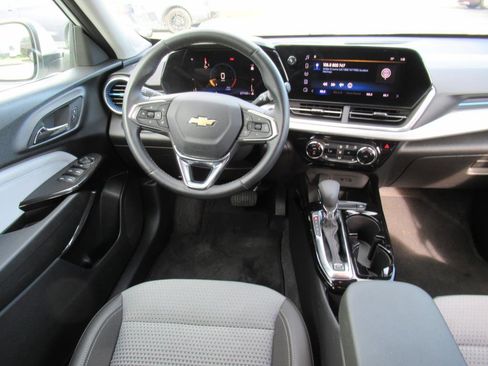 Used 2024 Chevrolet Trax LT w/ Driver Confidence Package image 13