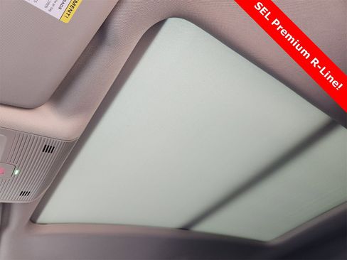 Used 2025 Volkswagen Atlas SEL Premium R-Line image 26