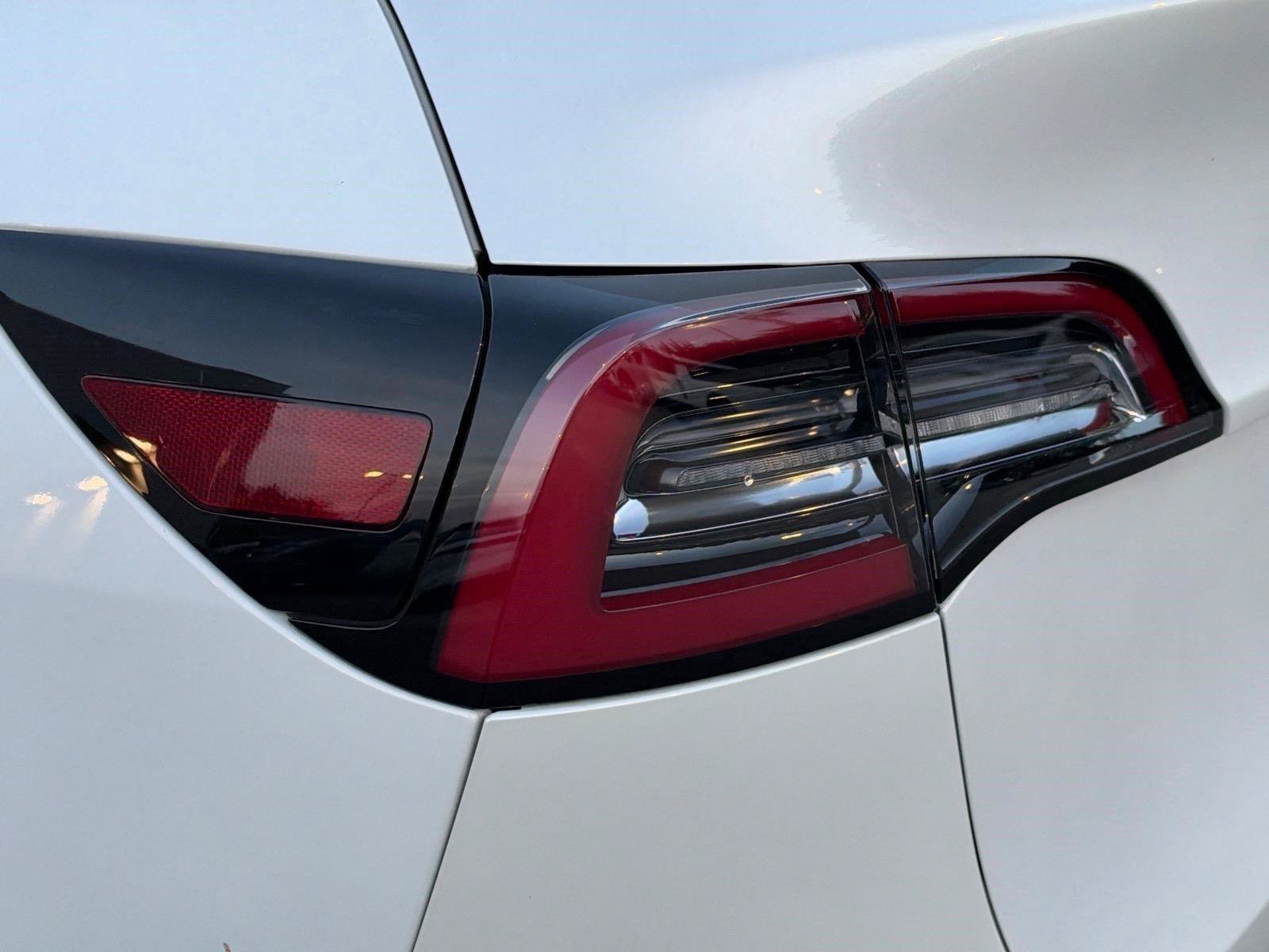 Used 2020 Tesla Model Y Long Range AWD/4WD image 16