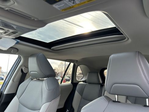 Used 2022 Toyota RAV4 Limited image 29