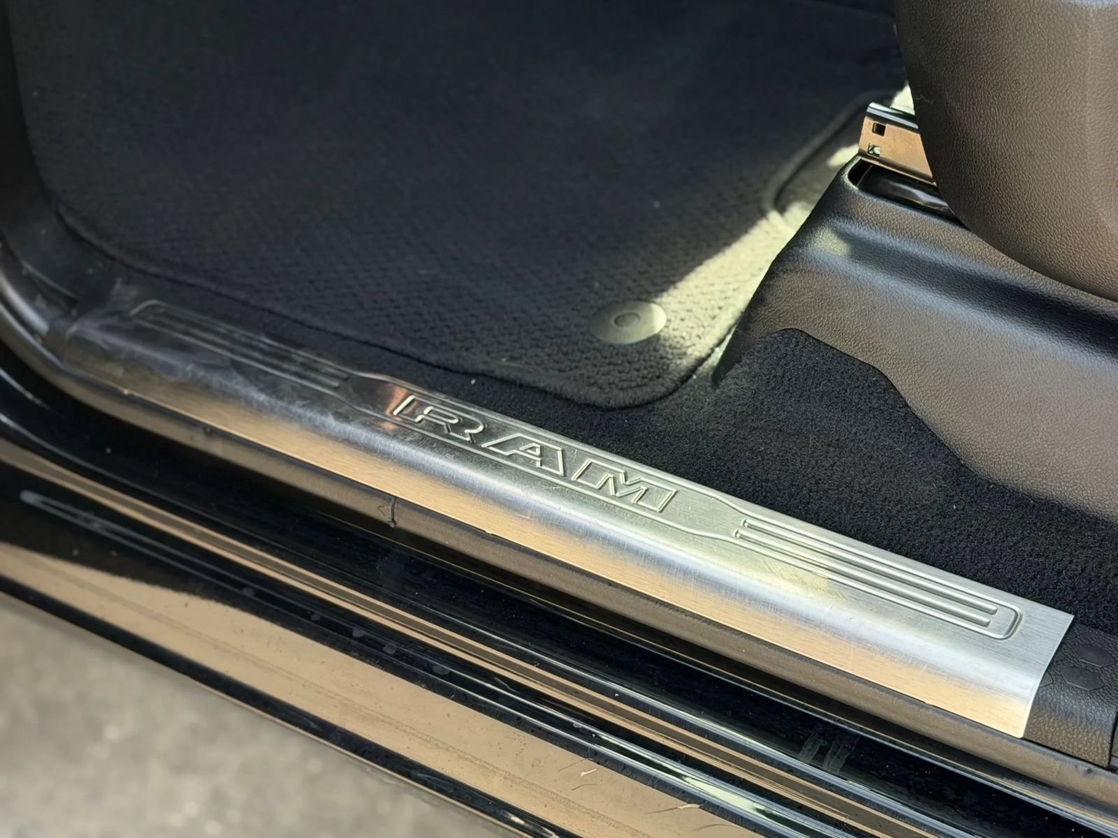 Used 2020 RAM 2500 Laramie w/ Night Edition AWD/4WD image 27