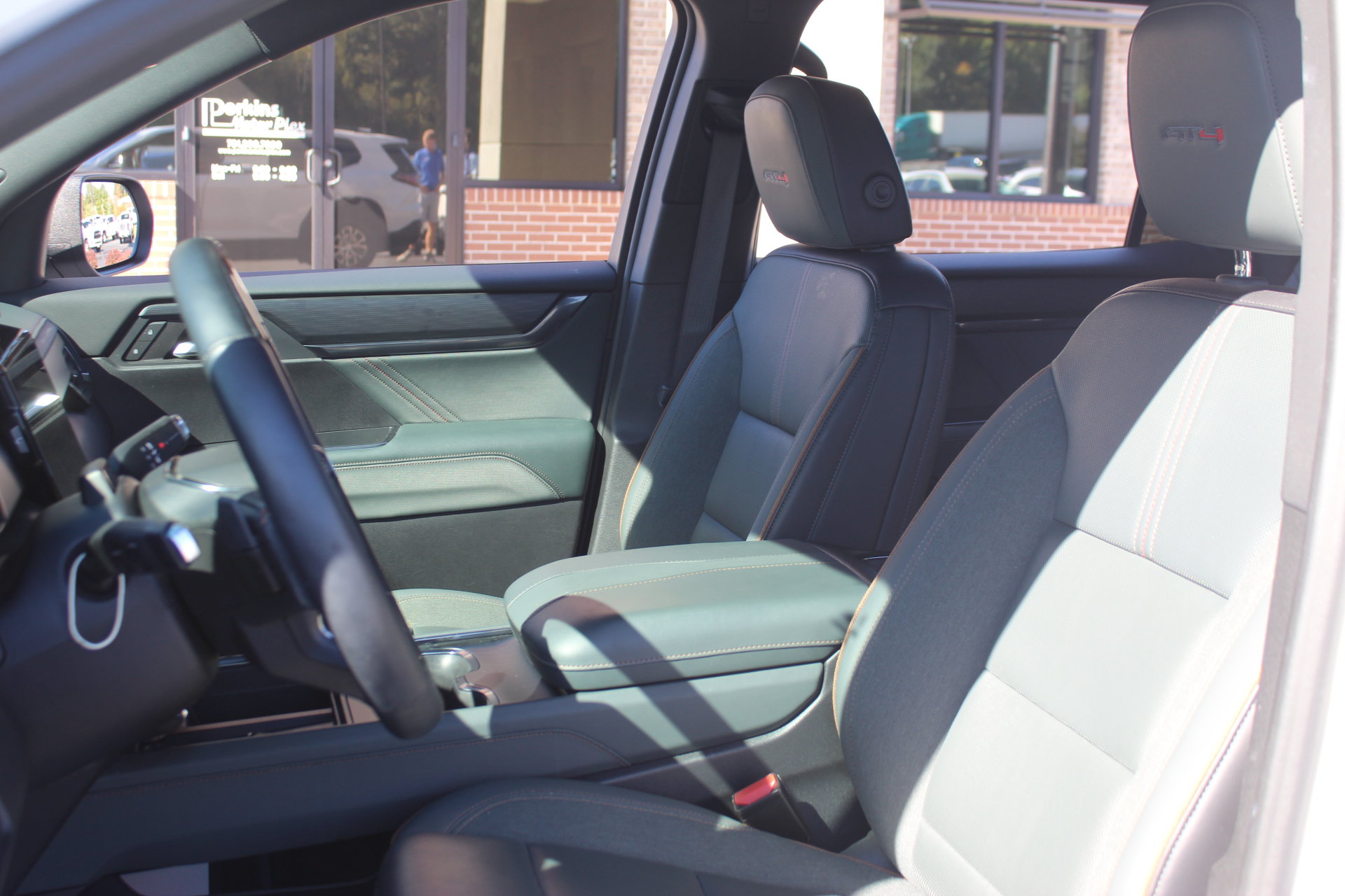 Used 2024 GMC Acadia AT4 w/ Super Cruise Package AWD/4WD image 13