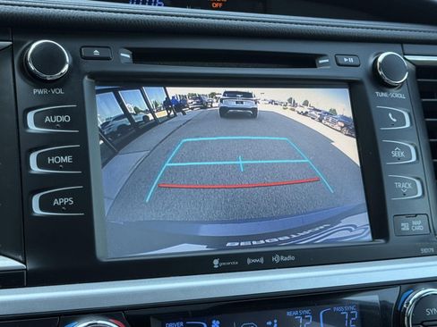 Used 2018 Toyota Highlander XLE AWD/4WD image 41