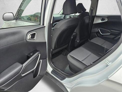 Used 2020 Kia Soul LX image 15