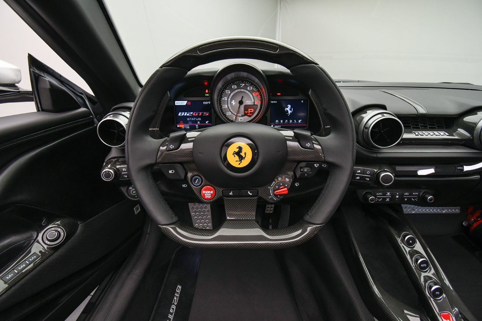 Used 2022 Ferrari 812 GTS RWD image 23