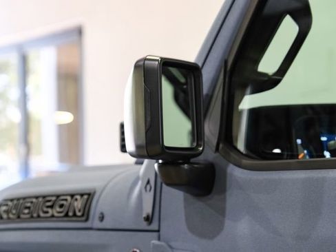 Used 2025 Jeep Wrangler Unlimited Rubicon w/ Technology Group image 33