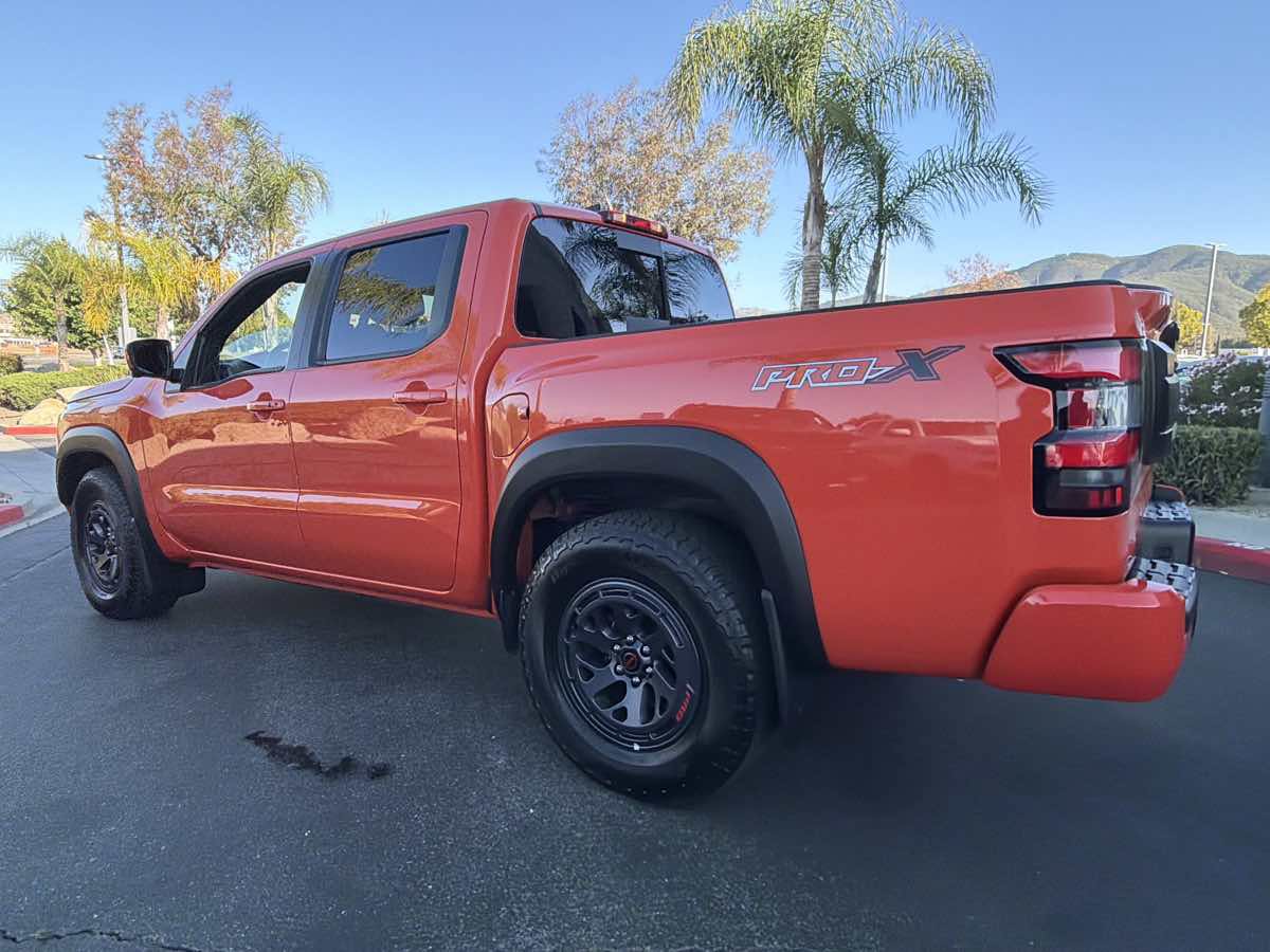 Used 2025 Nissan Frontier Pro-X w/ Pro Convenience Package RWD image 28