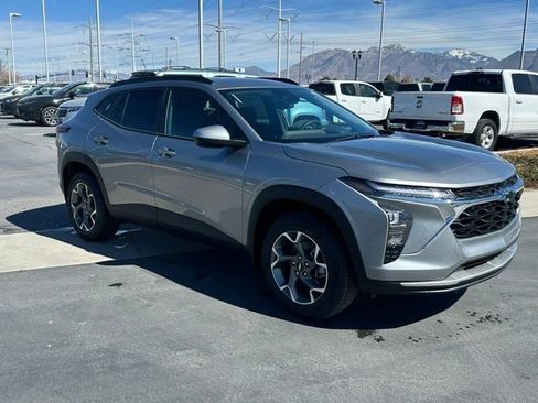 New 2026 Chevrolet Trax LT w/ Driver Confidence Package FWD image 27