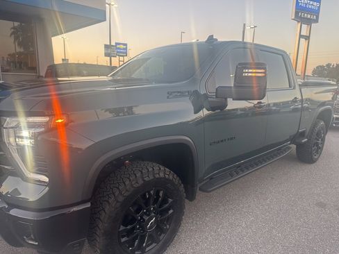 Used 2025 Chevrolet Silverado 2500 LTZ w/ LTZ Plus Package image 8