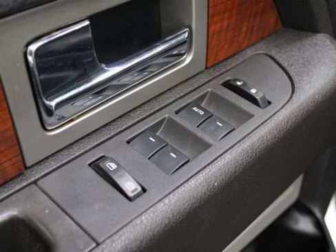 Used 2010 Ford F150 Lariat image 14