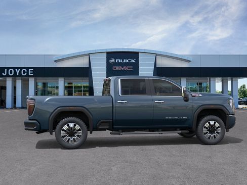 New 2026 GMC Sierra 3500 Denali w/ Denali Reserve Package AWD/4WD image 5