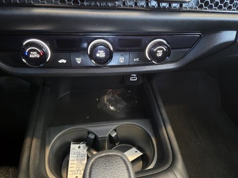 Certified 2024 Honda HR-V LX image 34