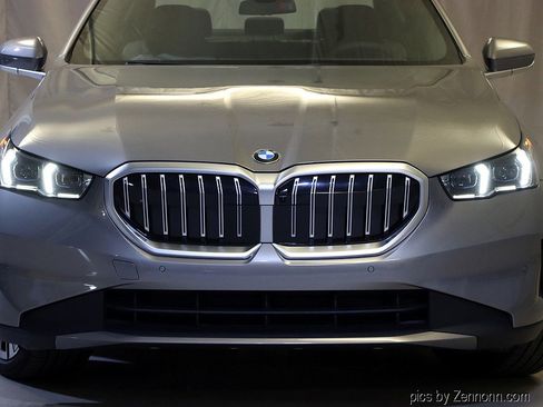 Used 2026 BMW 530i xDrive w/ Premium Package image 6