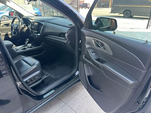 Used 2021 Chevrolet Traverse LT AWD/4WD image 15