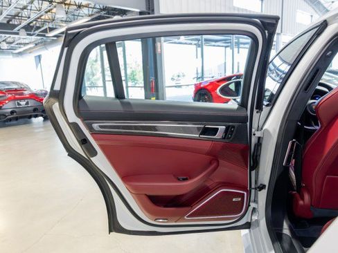 Used 2022 Porsche Panamera GTS w/ Premium Package image 28