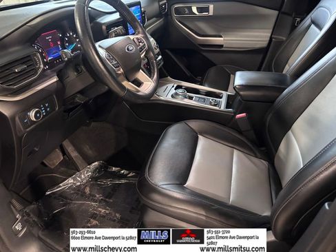 Used 2022 Ford Explorer XLT w/ Equipment Group 202A image 10