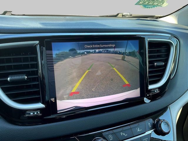 Used 2024 Chrysler Pacifica Touring-L FWD image 15