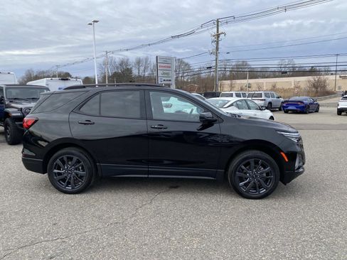 Used 2023 Chevrolet Equinox RS image 2