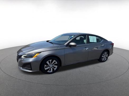 Used 2023 Nissan Altima 2.5 S FWD image 8