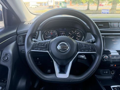 Used 2018 Nissan Rogue S FWD image 21